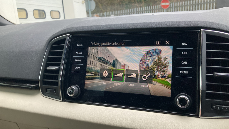 Skoda Karoq 1.5 TSI SE L 5dr DSG Petrol Estate